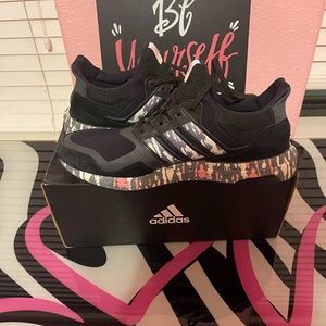 Adidas Women UltraBoost DNA Black Glow Pink
COLOR:Black&Pink SIZE:8.5 US Women